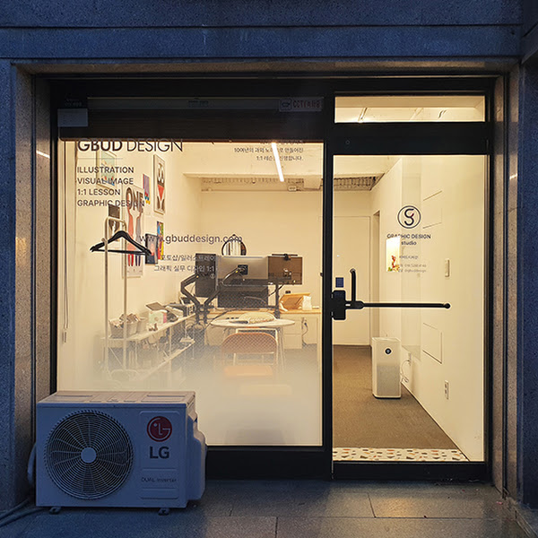studio_02.jpg